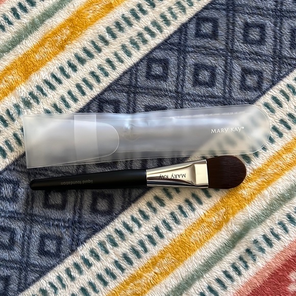 Liquid Foundation Brush / Face mask brush New / Mary Kay brand - Picture 3 of 7